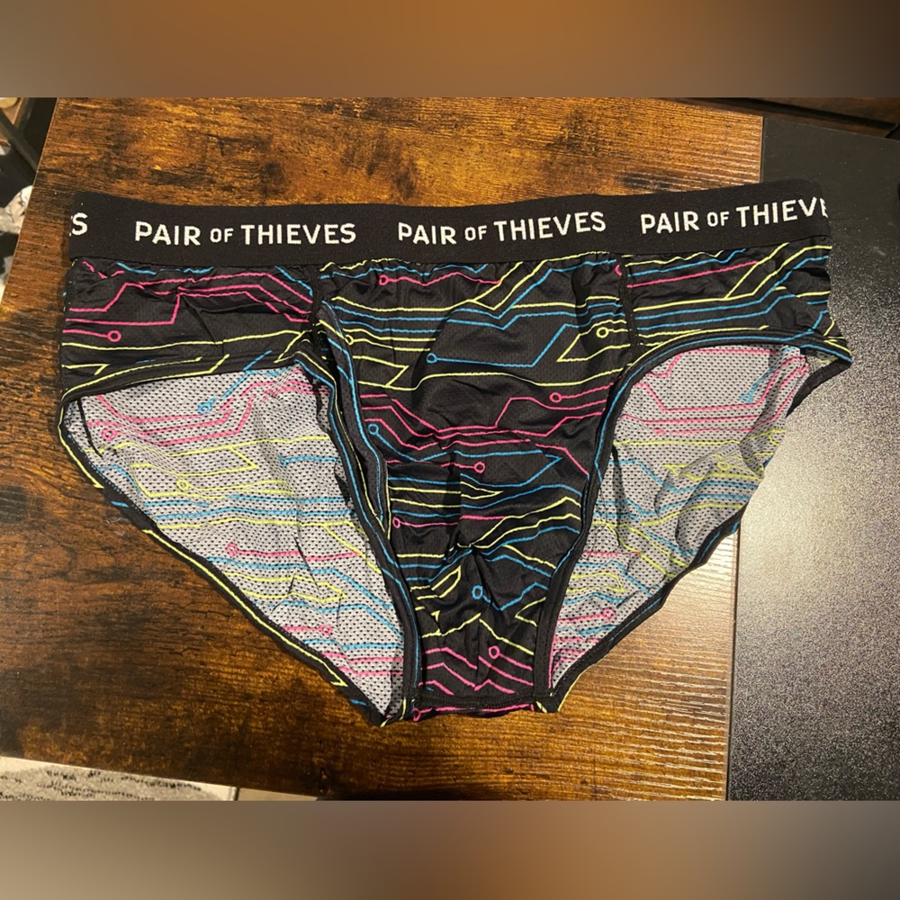 Pair of thieves brief